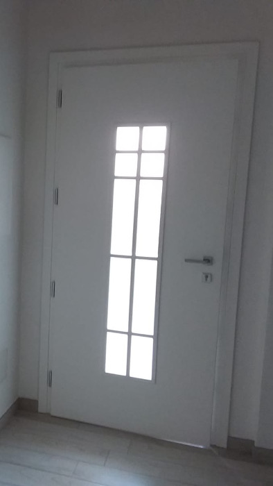 porta ingresso in legno bianco